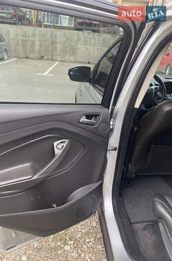 Внедорожник / Кроссовер Ford Escape 2014 в 