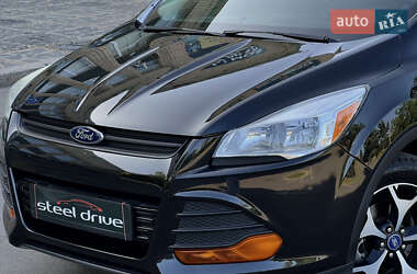 Позашляховик / Кросовер Ford Escape 2014 в 