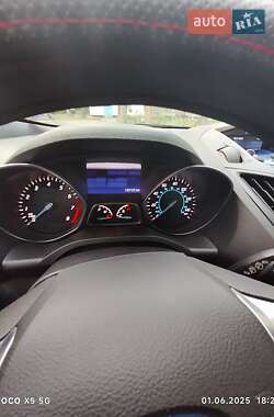 Внедорожник / Кроссовер Ford Escape 2015 в 