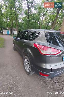 Внедорожник / Кроссовер Ford Escape 2015 в 