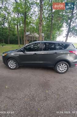 Внедорожник / Кроссовер Ford Escape 2015 в 