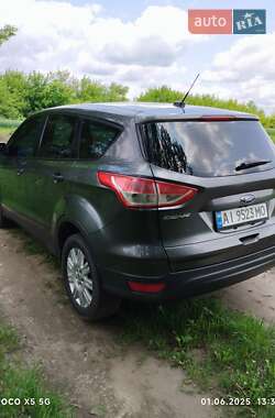 Внедорожник / Кроссовер Ford Escape 2015 в 