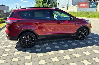 Внедорожник / Кроссовер Ford Escape 2016 в 
