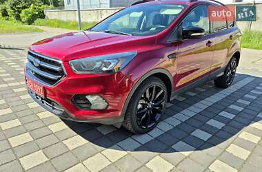 Внедорожник / Кроссовер Ford Escape 2016 в 