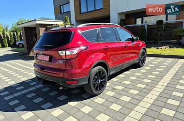 Внедорожник / Кроссовер Ford Escape 2016 в 