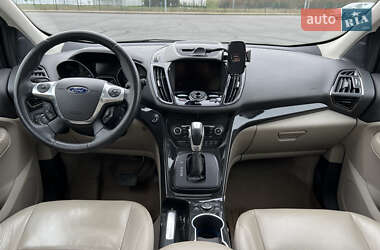 Позашляховик / Кросовер Ford Escape 2014 в 