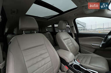 Позашляховик / Кросовер Ford Escape 2014 в 