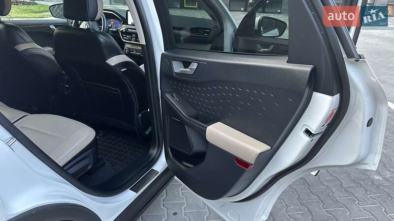 Внедорожник / Кроссовер Ford Escape 2020 в Вишневом