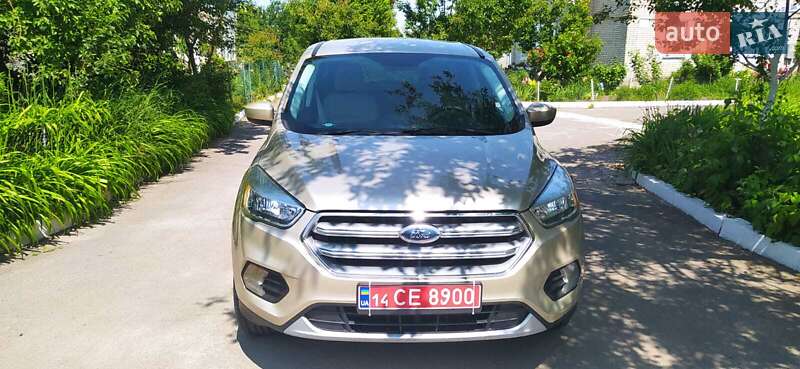 Внедорожник / Кроссовер Ford Escape 2017 в Ровно