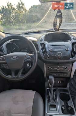 Внедорожник / Кроссовер Ford Escape 2017 в 