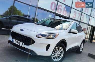 Внедорожник / Кроссовер Ford Escape 2021 в 