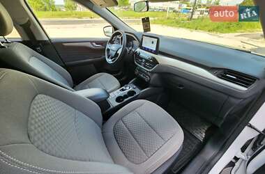 Внедорожник / Кроссовер Ford Escape 2021 в 