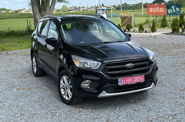 Позашляховик / Кросовер Ford Escape 2017 в Рівному