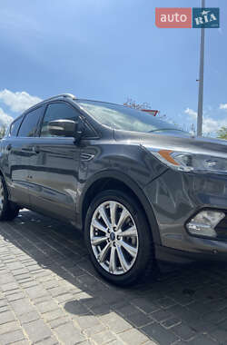 Внедорожник / Кроссовер Ford Escape 2018 в Николаеве