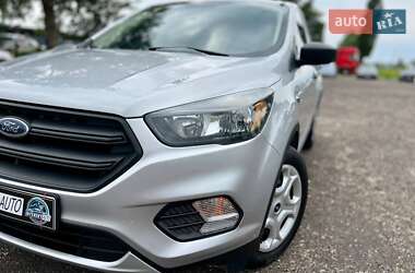 Внедорожник / Кроссовер Ford Escape 2018 в 