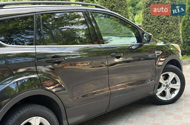 Внедорожник / Кроссовер Ford Escape 2014 в 