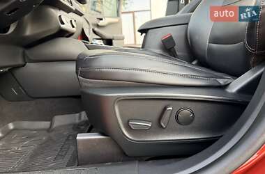 Внедорожник / Кроссовер Ford Escape 2019 в 
