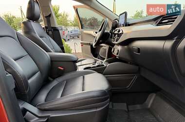 Внедорожник / Кроссовер Ford Escape 2019 в 