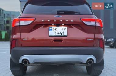 Внедорожник / Кроссовер Ford Escape 2019 в 
