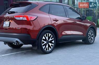Внедорожник / Кроссовер Ford Escape 2019 в 