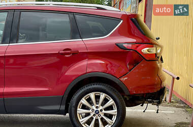 Внедорожник / Кроссовер Ford Escape 2017 в 