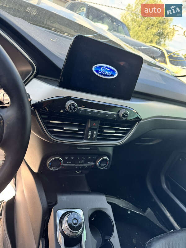 Внедорожник / Кроссовер Ford Escape 2021 в Киеве