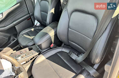 Внедорожник / Кроссовер Ford Escape 2021 в 