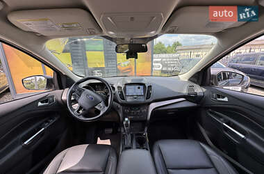 Внедорожник / Кроссовер Ford Escape 2019 в 