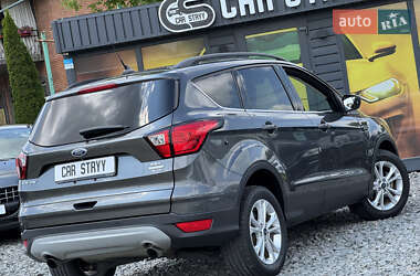 Внедорожник / Кроссовер Ford Escape 2019 в 