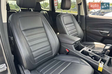 Внедорожник / Кроссовер Ford Escape 2019 в 