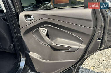 Внедорожник / Кроссовер Ford Escape 2019 в 