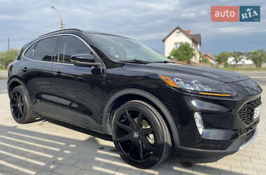 Внедорожник / Кроссовер Ford Escape 2020 в 