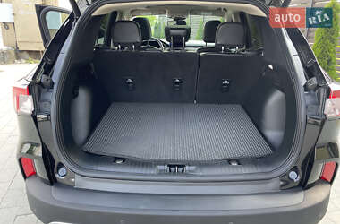 Внедорожник / Кроссовер Ford Escape 2020 в 