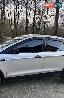 Внедорожник / Кроссовер Ford Escape 2018 в 