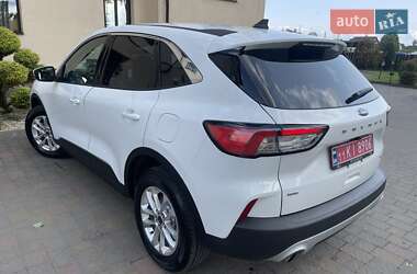 Внедорожник / Кроссовер Ford Escape 2020 в 