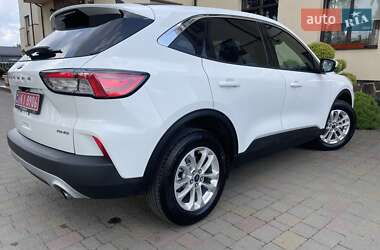 Внедорожник / Кроссовер Ford Escape 2020 в 