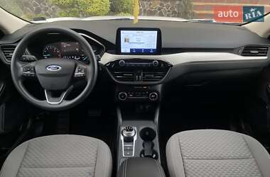 Внедорожник / Кроссовер Ford Escape 2020 в 