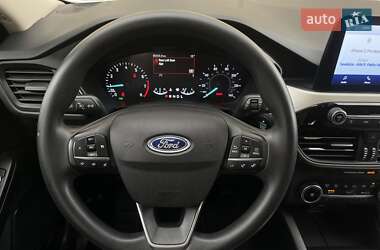 Внедорожник / Кроссовер Ford Escape 2020 в 