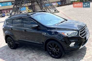 Внедорожник / Кроссовер Ford Escape 2018 в 