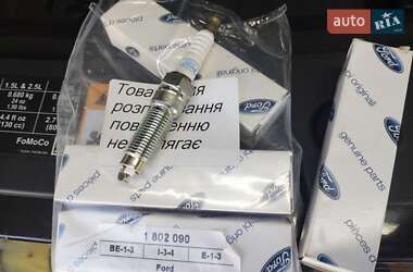 Внедорожник / Кроссовер Ford Escape 2018 в 