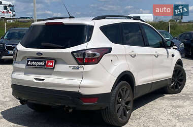 Внедорожник / Кроссовер Ford Escape 2017 в 