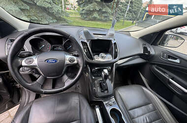 Внедорожник / Кроссовер Ford Escape 2015 в 