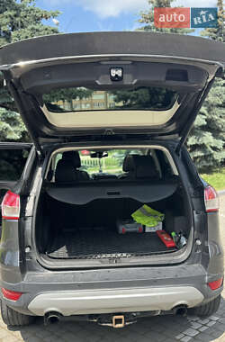 Внедорожник / Кроссовер Ford Escape 2015 в Ивано-Франковске