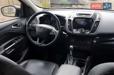 Внедорожник / Кроссовер Ford Escape 2017 в 