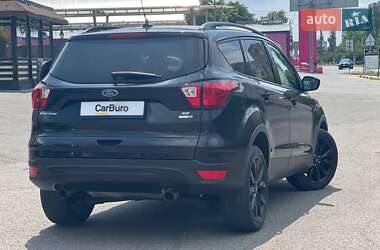 Внедорожник / Кроссовер Ford Escape 2019 в 