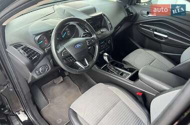 Внедорожник / Кроссовер Ford Escape 2019 в 
