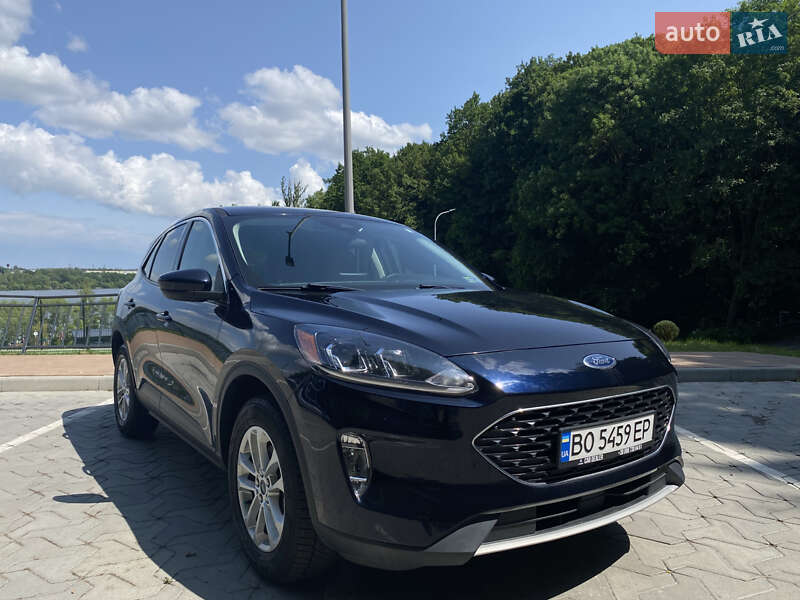 Внедорожник / Кроссовер Ford Escape 2021 в 