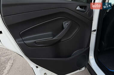 Внедорожник / Кроссовер Ford Escape 2014 в 