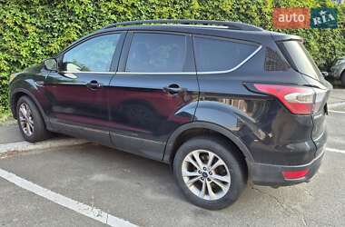 Внедорожник / Кроссовер Ford Escape 2017 в 