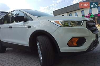 Внедорожник / Кроссовер Ford Escape 2017 в 